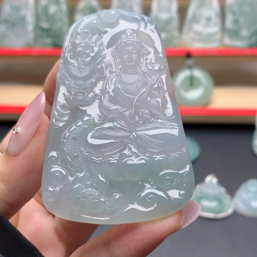 翡翠未镶嵌颈饰C****贝观音