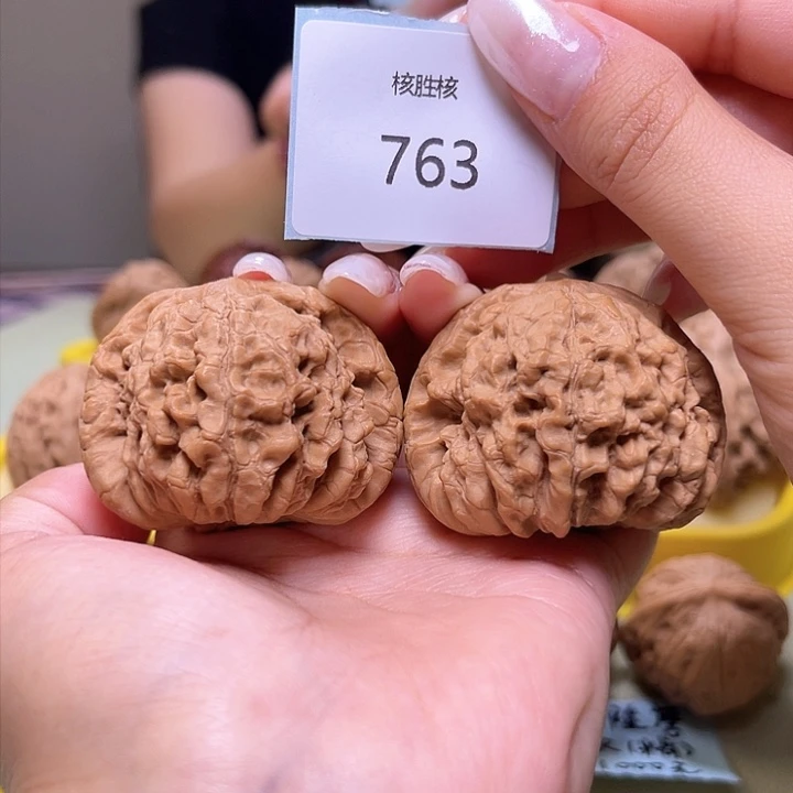 文玩核桃把件龙鼎47.763