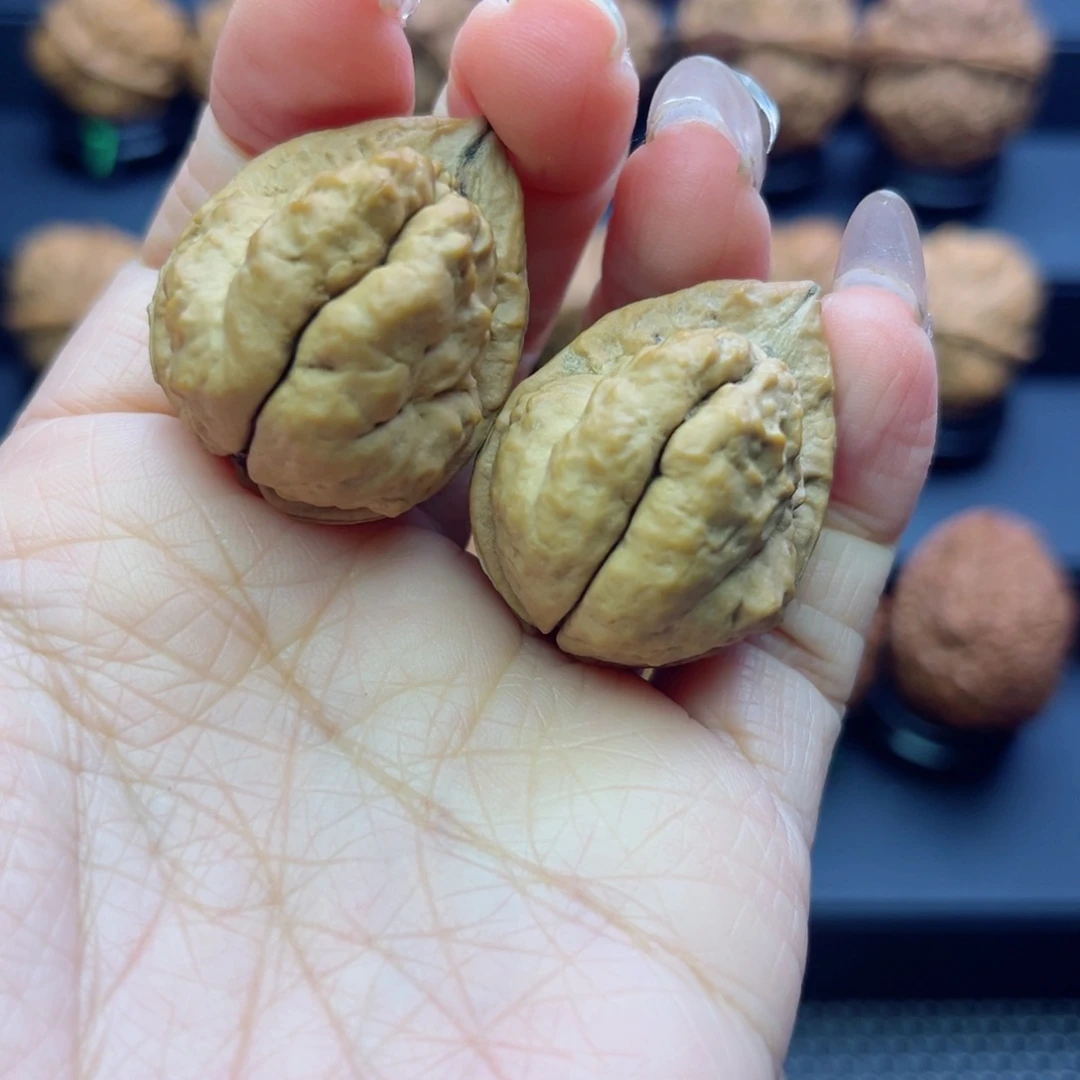 文玩核桃吊坠羊头蟾