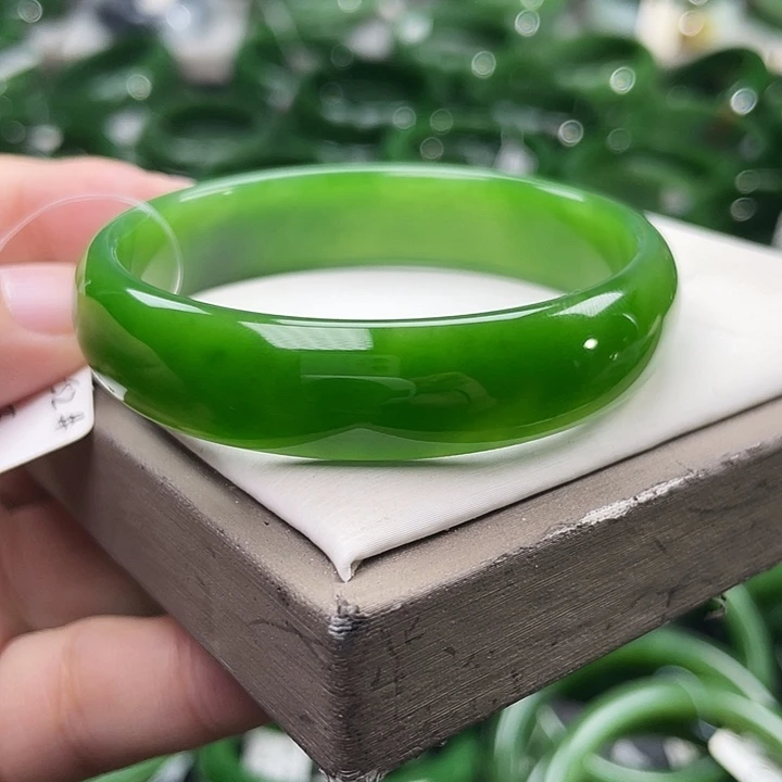 未镶嵌手镯和田玉（碧玉）