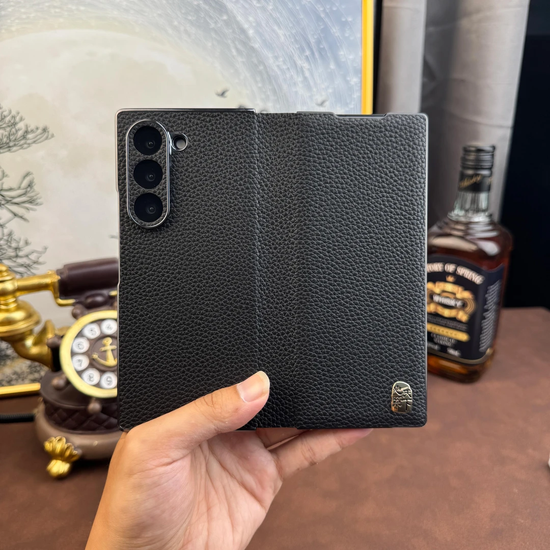 适用三星zfold567手机壳翻盖磁吸皮套W24W25心系天下商务简约男款