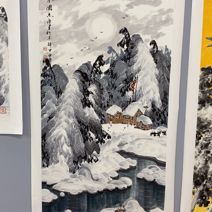 手绘作品等多种形式进行