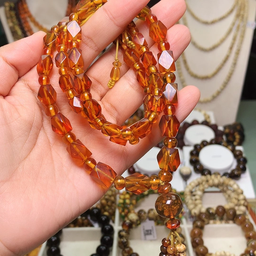 ****魚琥珀未镶嵌裸石抚顺琥珀126