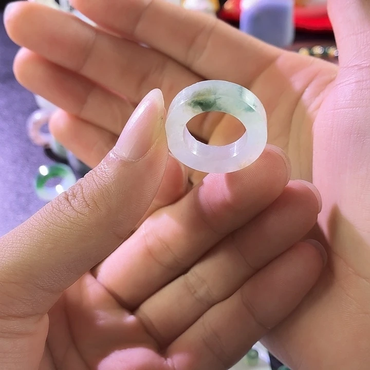 定制翡翠未镶嵌戒指