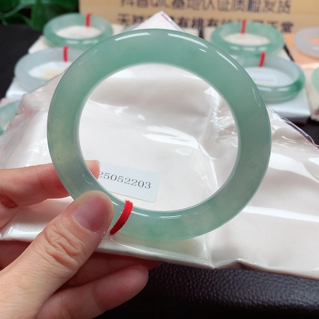 未镶嵌手镯（圆镯）翡翠116号，天然A货翡翠手镯