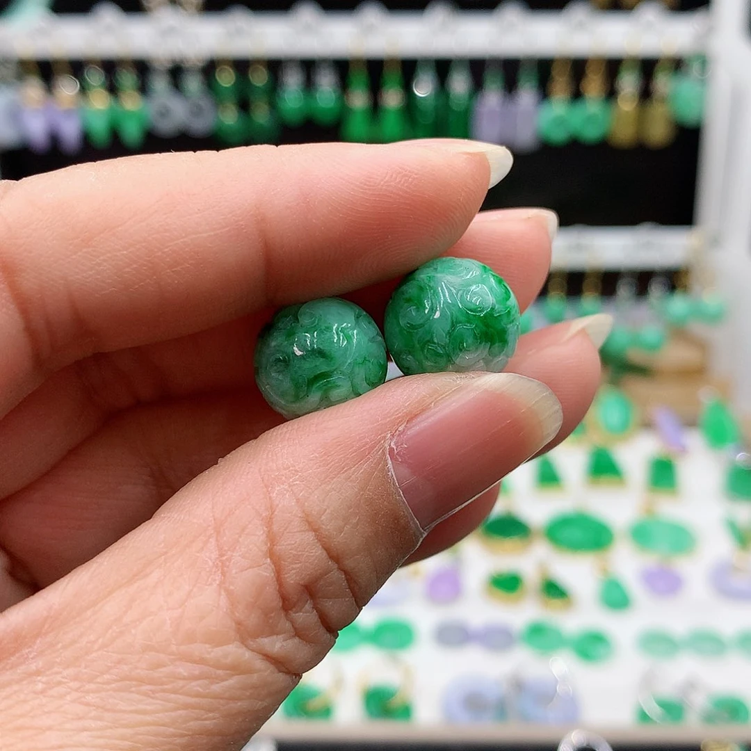 翡翠耳饰未镶嵌崔****g