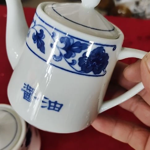 燕****瓷片瓷片，摆件，都有微瑕疵，