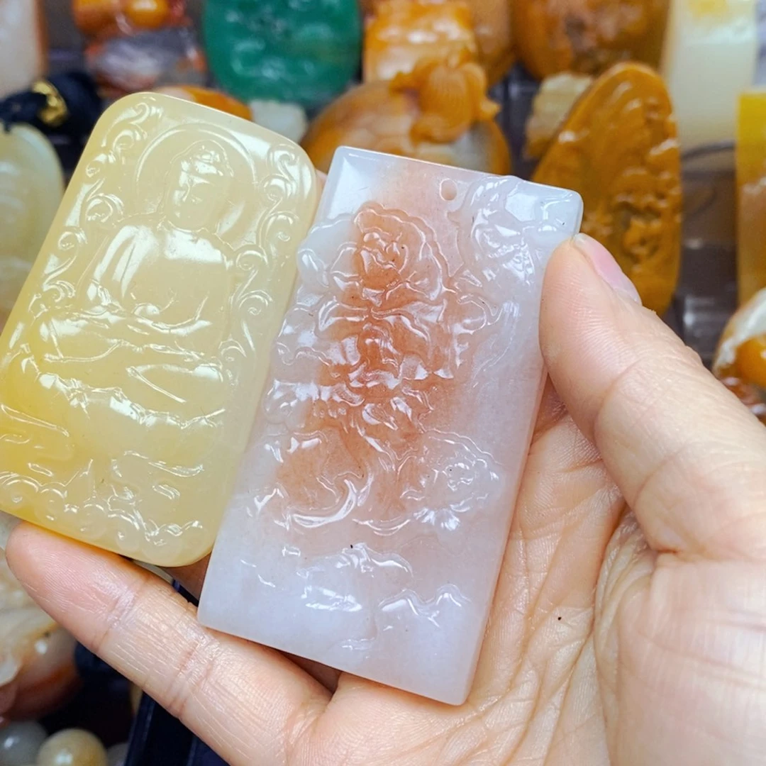 石英质玉（黄龙玉）未镶嵌颈饰