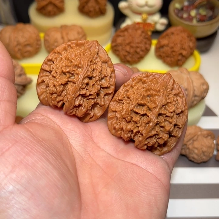 二***月把件文玩核桃46百花山