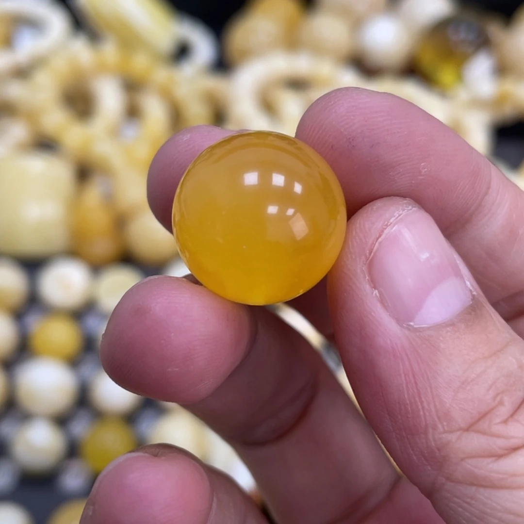 未镶嵌琥珀珠宝奇石17.6mm焦皮