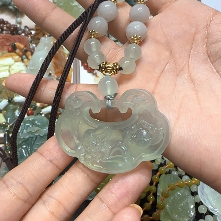 蛇纹石玉未镶嵌吊坠