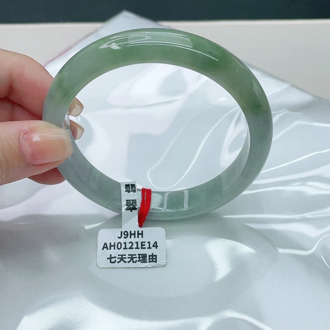 翡翠手镯未镶嵌正63