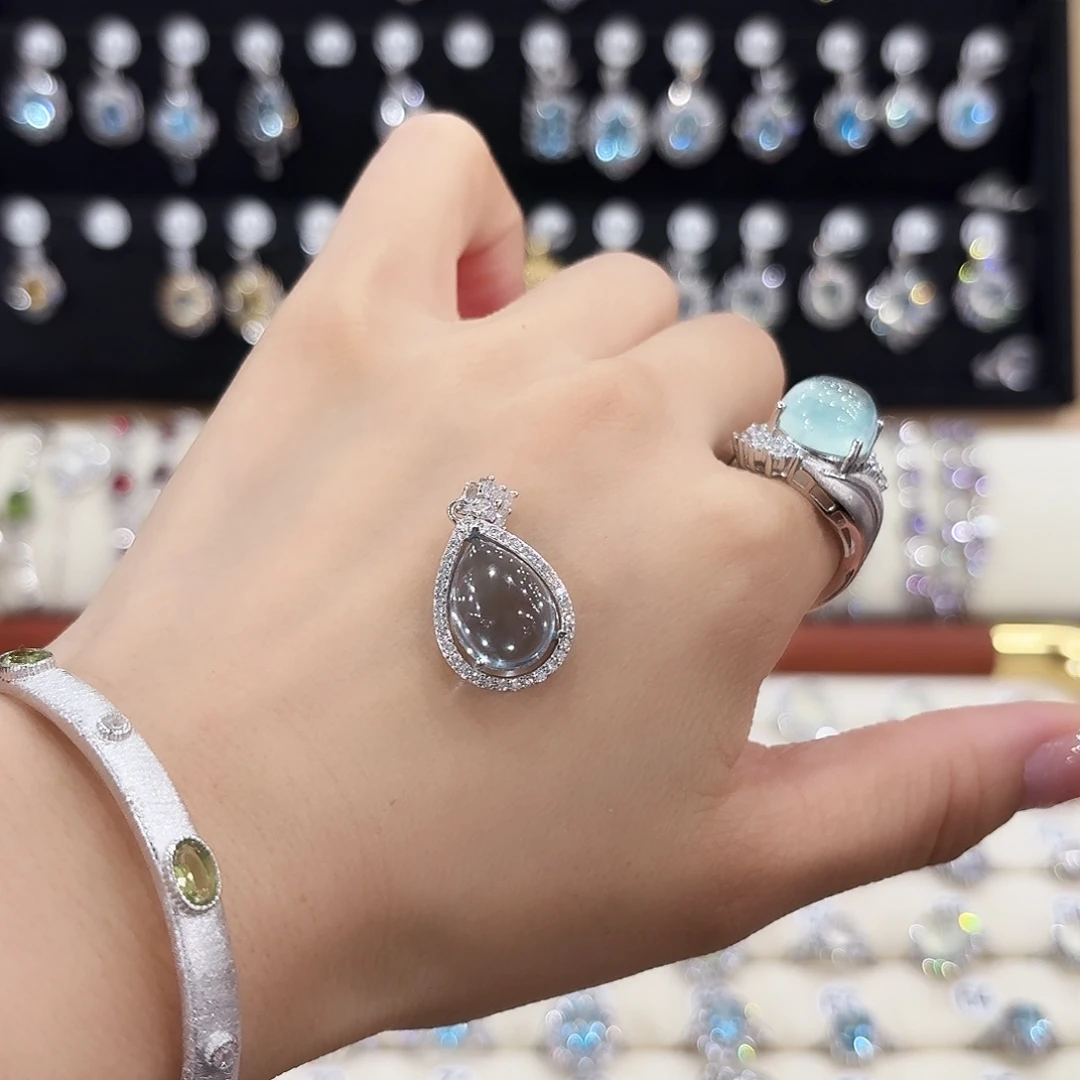 典***o蛇纹石玉银S925镶嵌颈饰