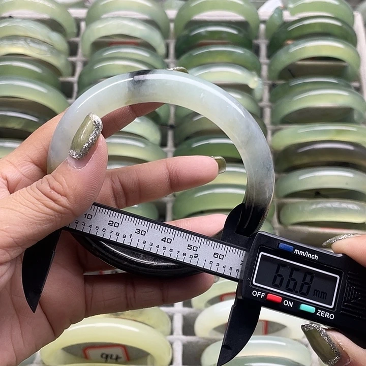 蛇纹石玉未镶嵌手镯92