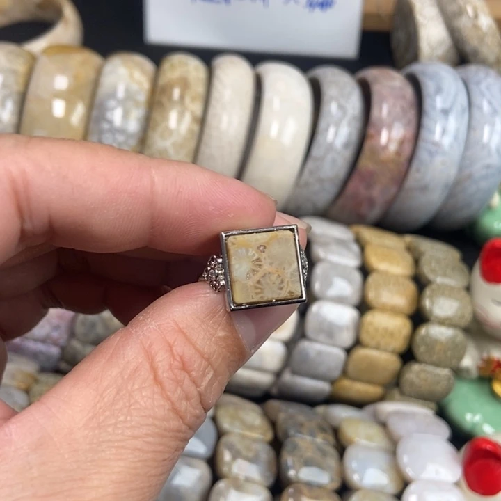 未镶嵌手链硅化珊瑚（珊瑚玉）玻璃花