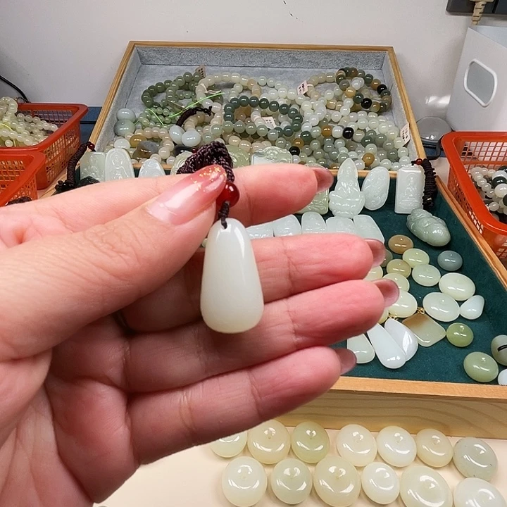 和田玉（糖玉）未镶嵌手链