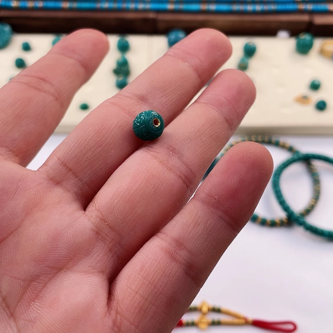 绿松石颈饰未镶嵌M**官