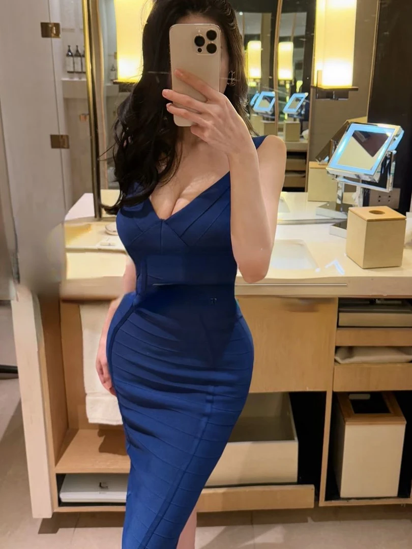 风情万种~御姐娇俏性感低胸V领吊带紧身包臀连衣裙高级感绷带礼服