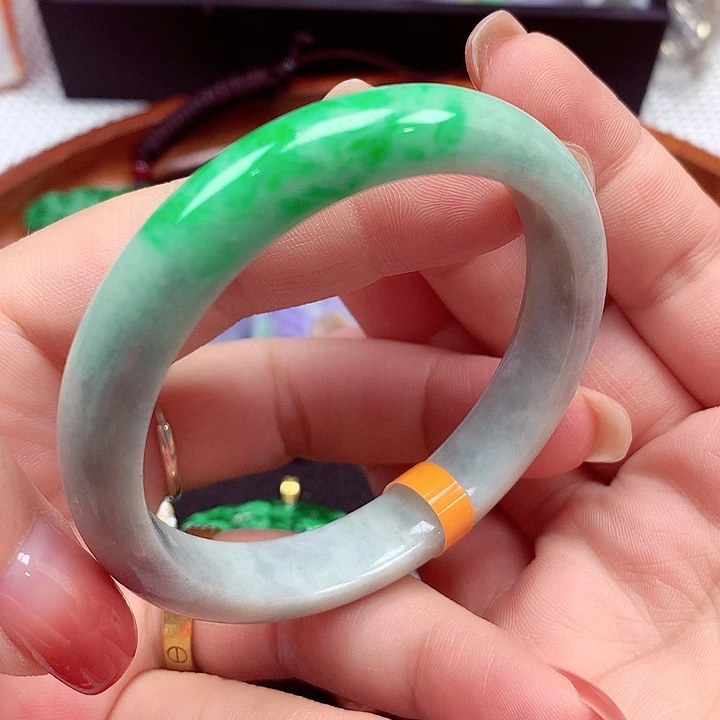 翡翠未镶嵌手镯翡翠手镯