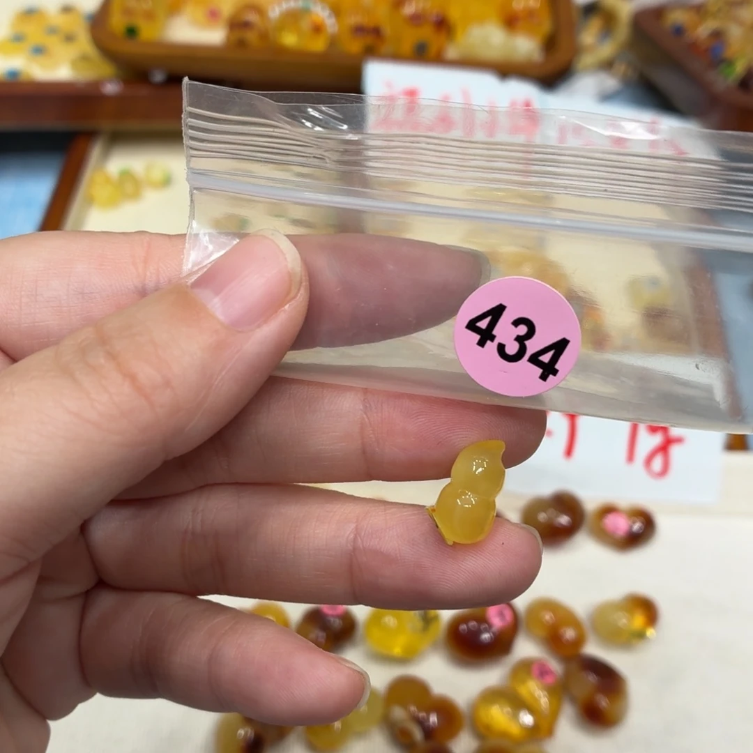 琥珀未镶嵌珠宝奇石