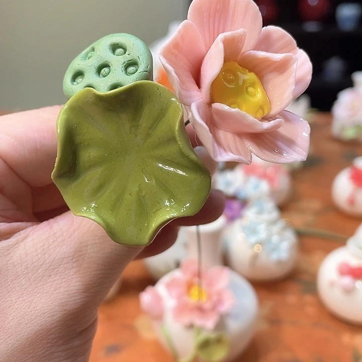 手工陶瓷精致摆件