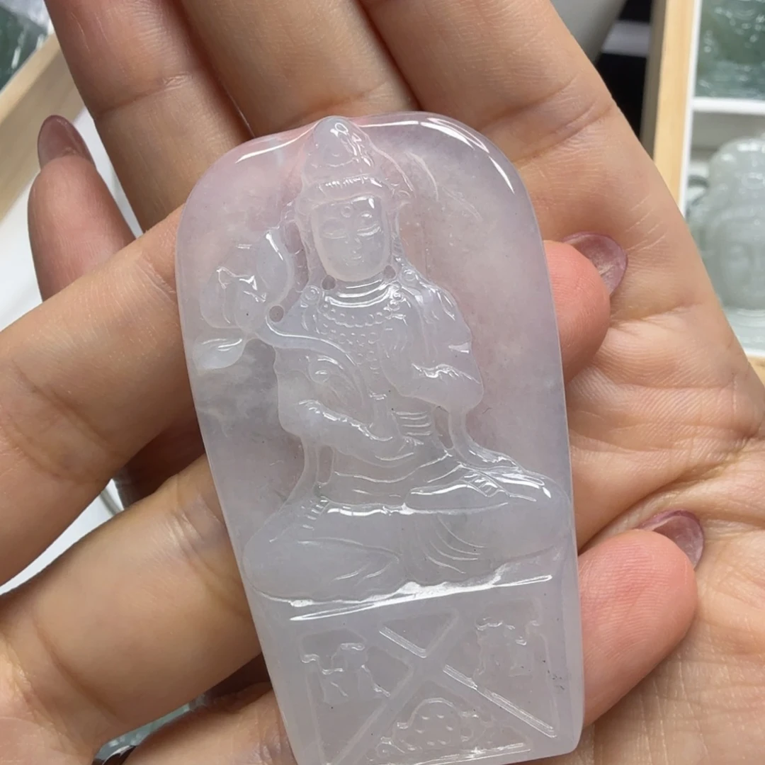 翡翠未镶嵌颈饰独**者大势至