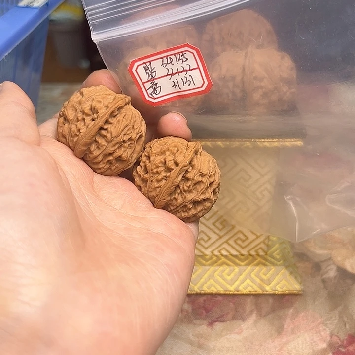 文玩核桃把件非嫁接元宝