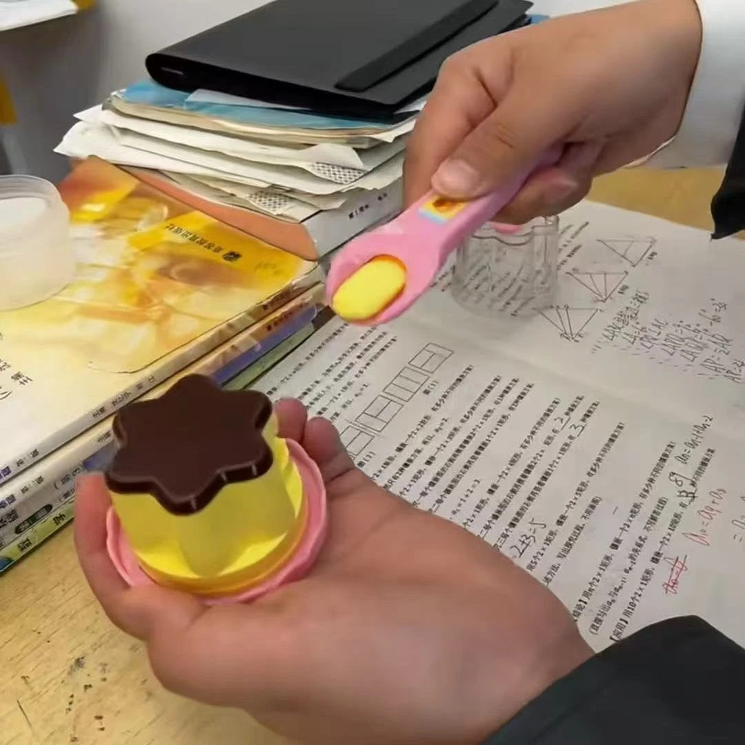 现货喂食玩具果冻布丁正版大学生解闷玩具喂食工具日本果冻过家家
