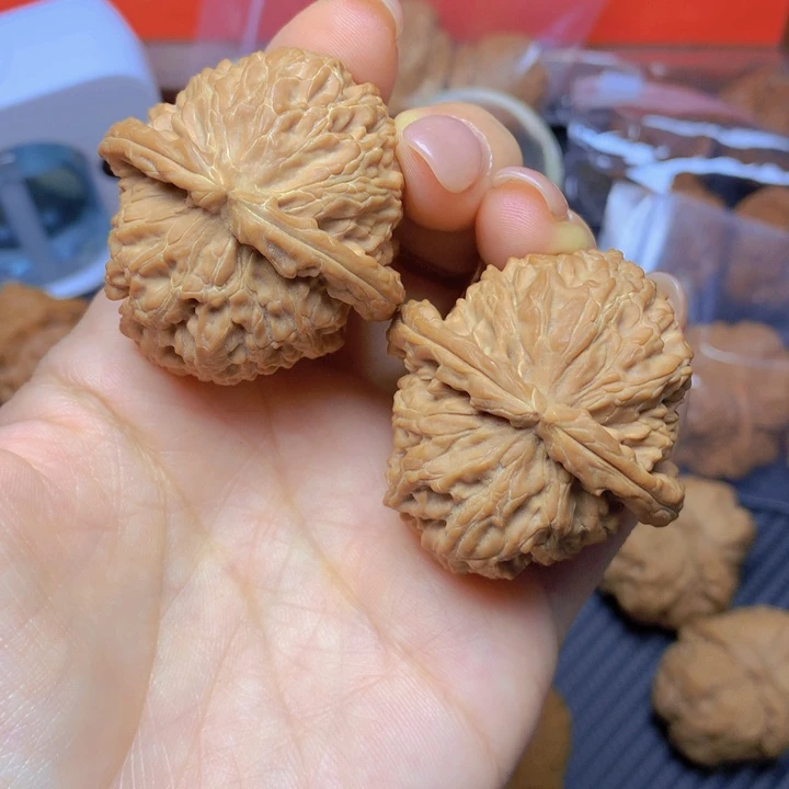 核桃把件?****?球白42全品