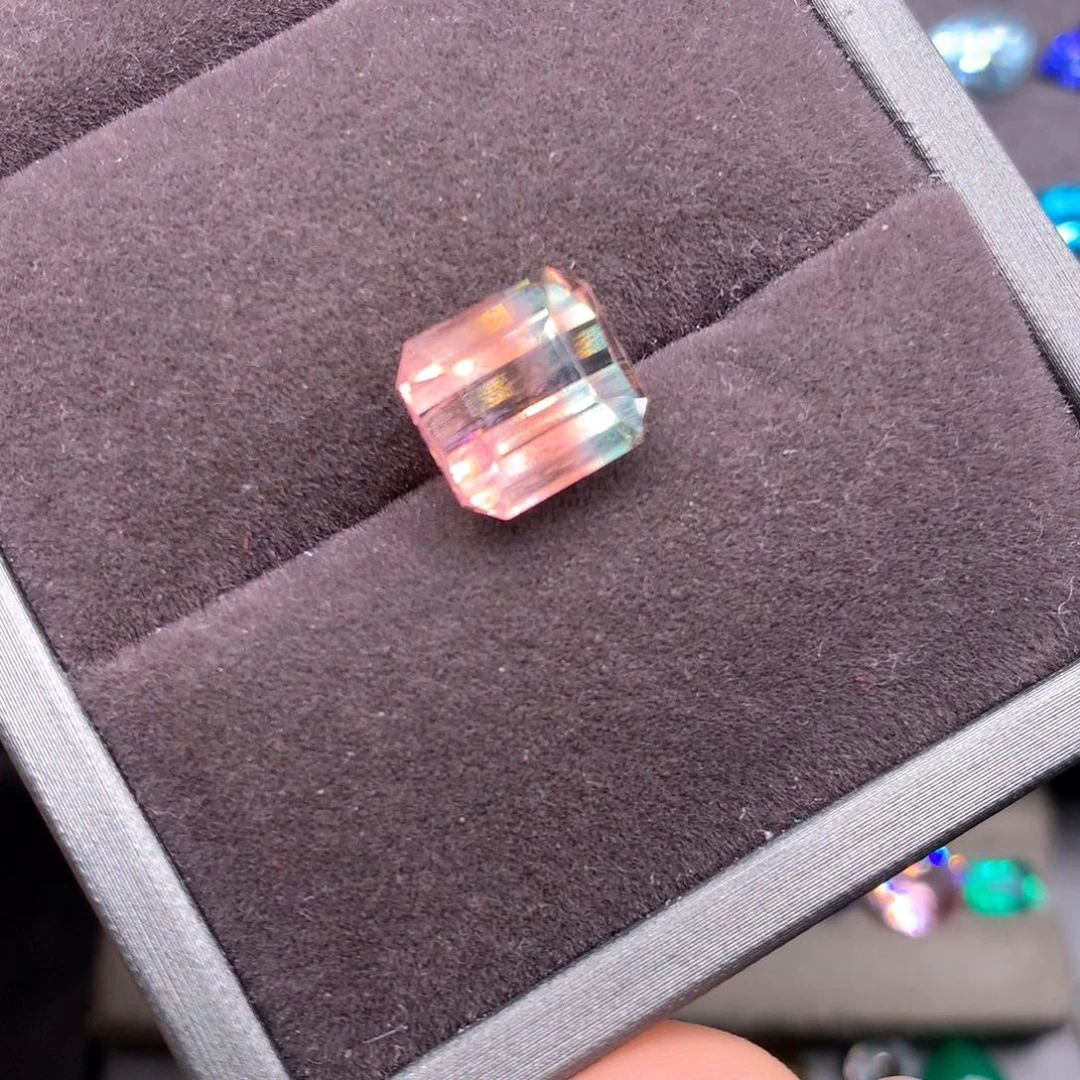 碧玺6.99克拉未镶嵌西瓜碧玺