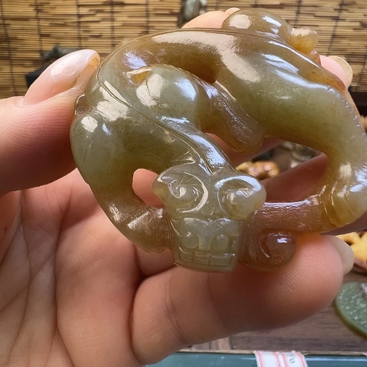 颈饰未镶嵌和田玉（糖玉）