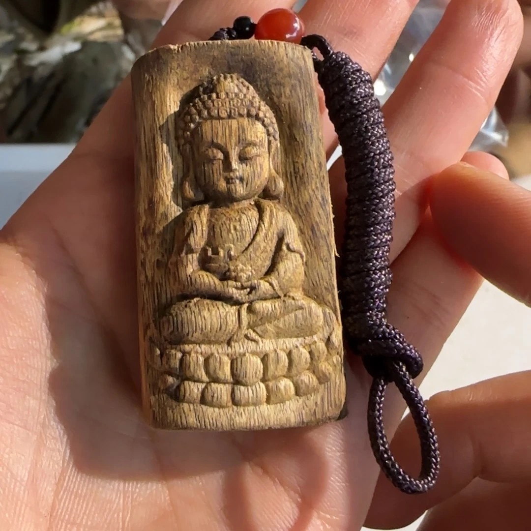 沉香沉香碎屑雕刻牌一个