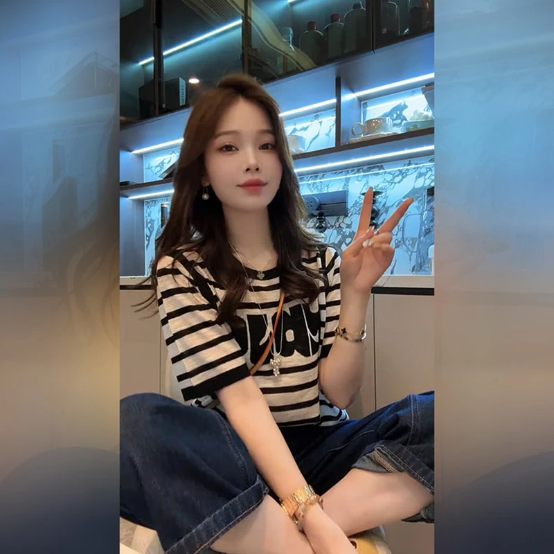 撞色条纹圆领印花冰丝短袖针织衫女2025新款夏季宽松洋气减龄上衣