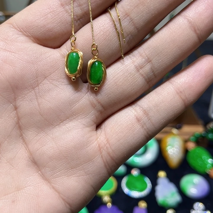 翡翠颈饰未镶嵌耳饰