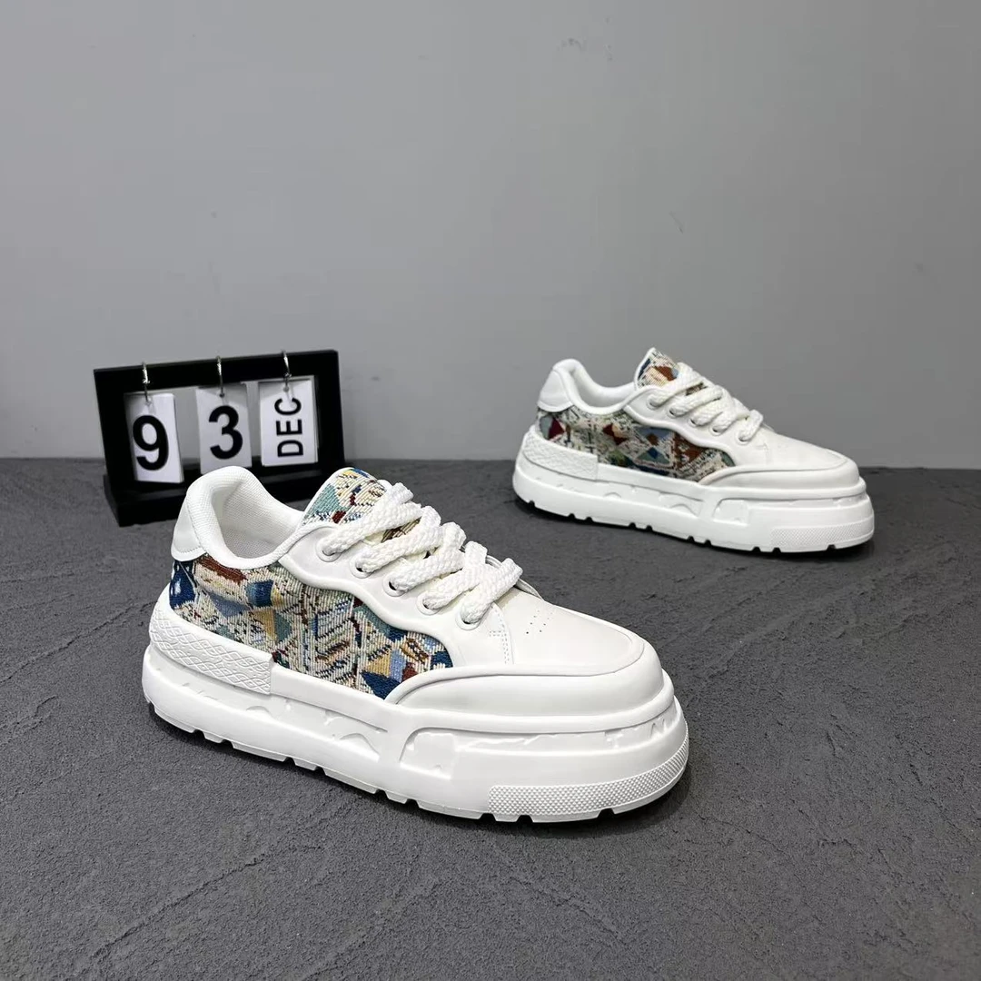 2025春季新款男士潮鞋时尚国朝刺绣厚底简约风户外百搭运动休闲鞋