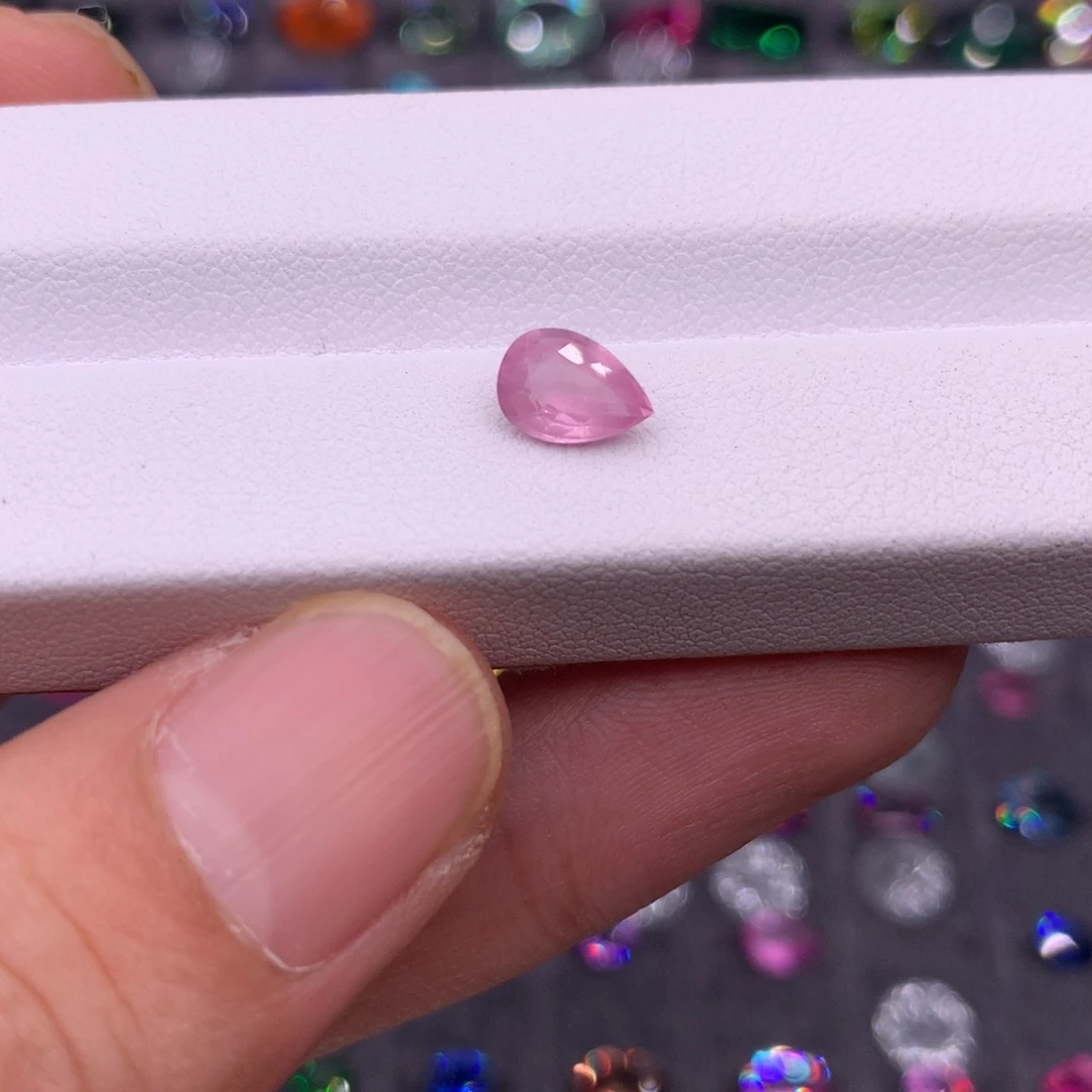 尖晶石裸石未镶嵌