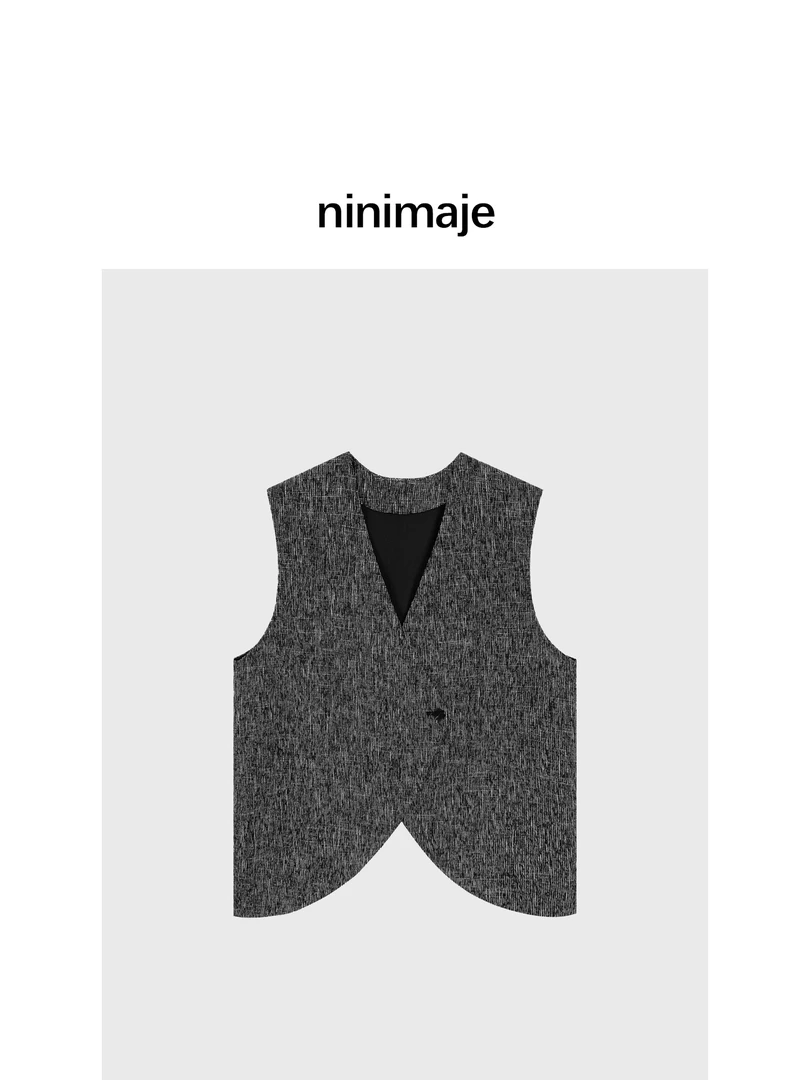 NanBeiBei  极简设计款立体剪裁独特造型肌理感燕尾服马甲 6072