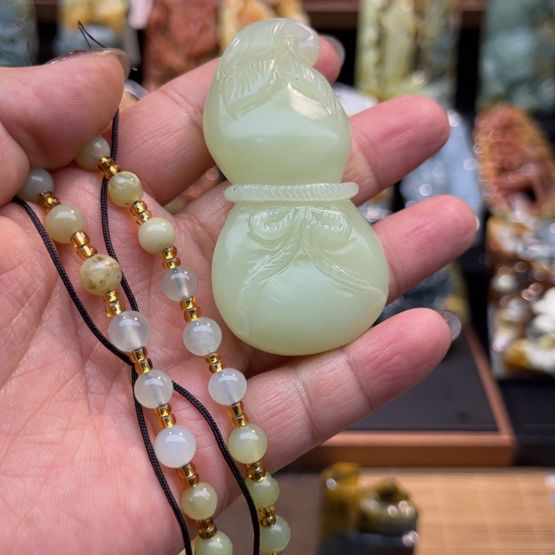 蛇纹石玉未镶嵌吊坠(赠链)