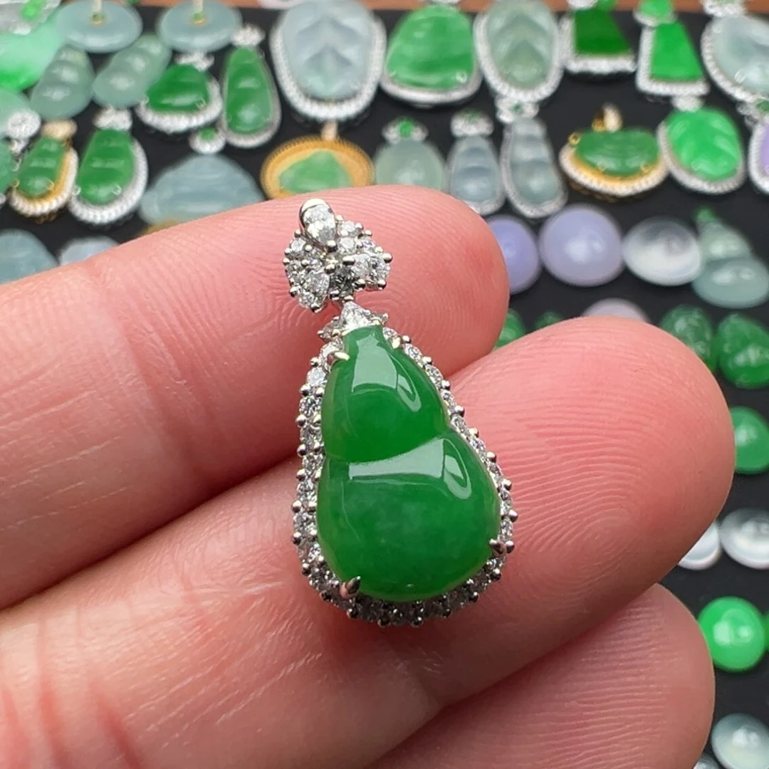 翡翠颈饰18K金镶嵌裸石12.8