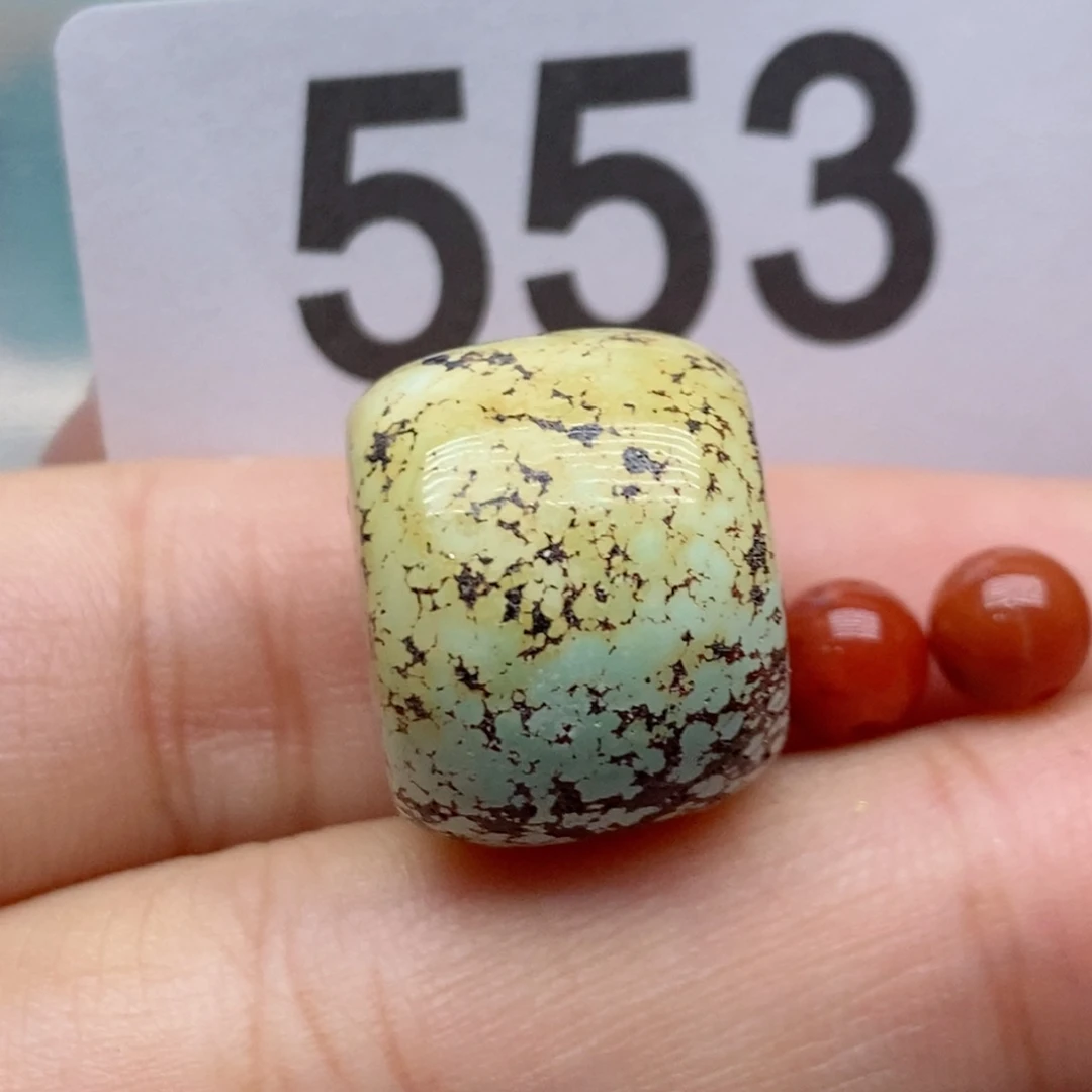 南红玛瑙未镶嵌珠宝奇石