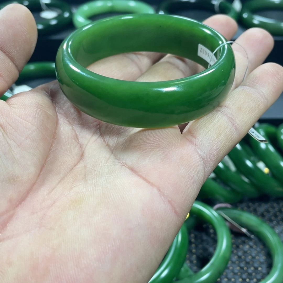 和田玉（碧玉）未镶嵌手镯