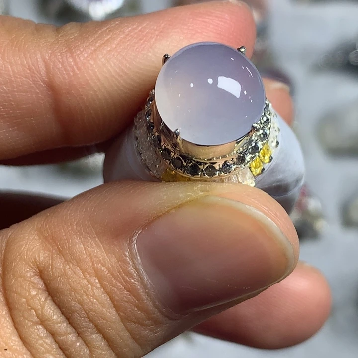 翡翠未镶嵌戒指铜托，卖裸石，需要二次镶嵌