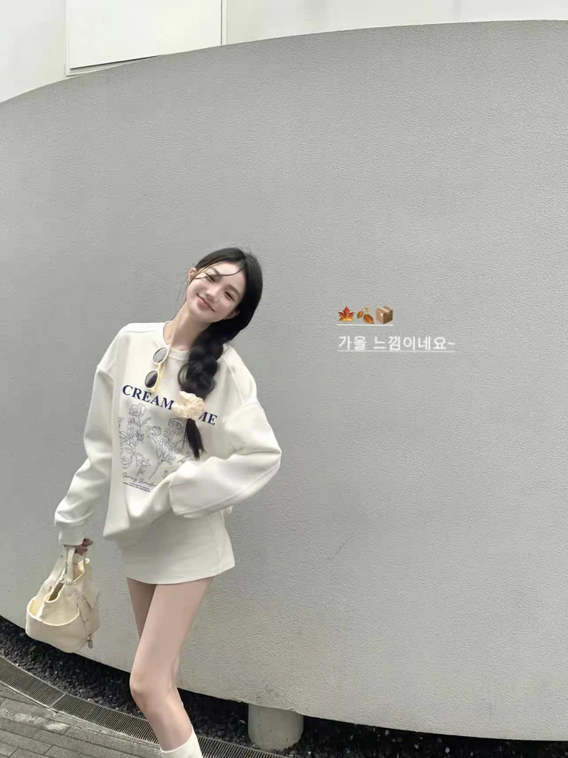 韩系慵懒风白色圆领卫衣女宽松印花秋冬加绒加厚百搭盐系无帽上衣