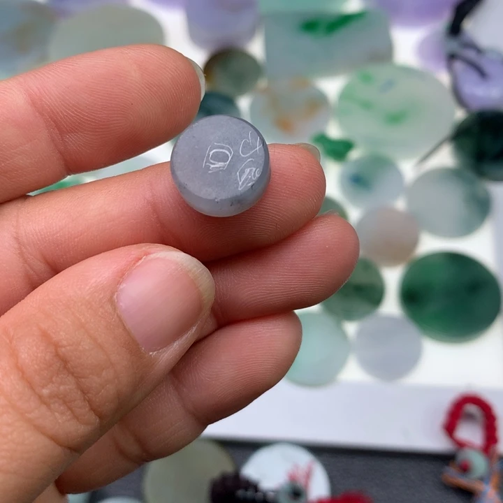 定制翡翠未镶嵌不退不换