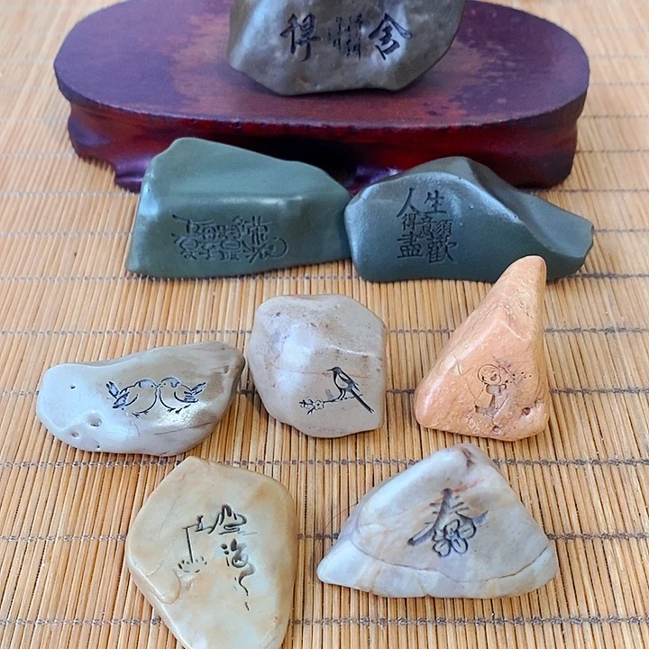 用***6原石雕刻工艺品手把摆件