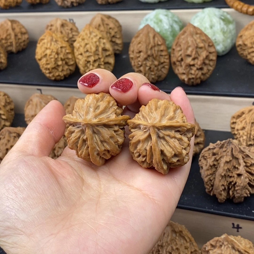 汤***汤把件文玩核桃大花37三棱有修