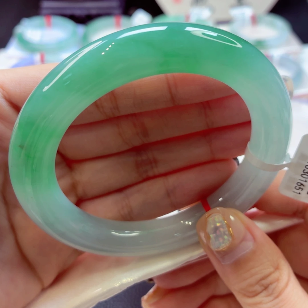 翡翠手镯未镶嵌59号圆条77