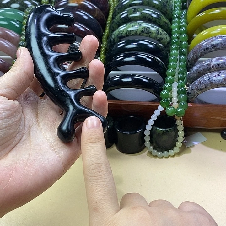 蛇纹石玉未镶嵌海豚梳