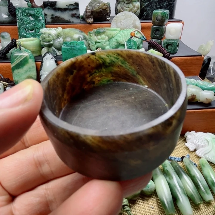 独山玉未镶嵌珠宝半成品