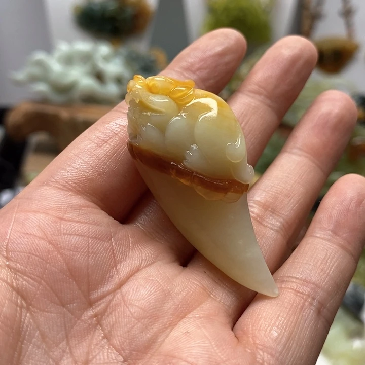未镶嵌蛇纹石玉颈饰